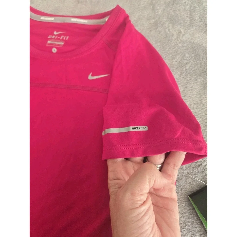 New With Tag NIKE Women's Dri-Fit Miler Running Shirt Pink Size S athletic
